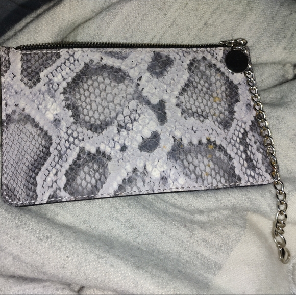 Guess snakeskin clutch grey and light grae - Picture 5 of 5